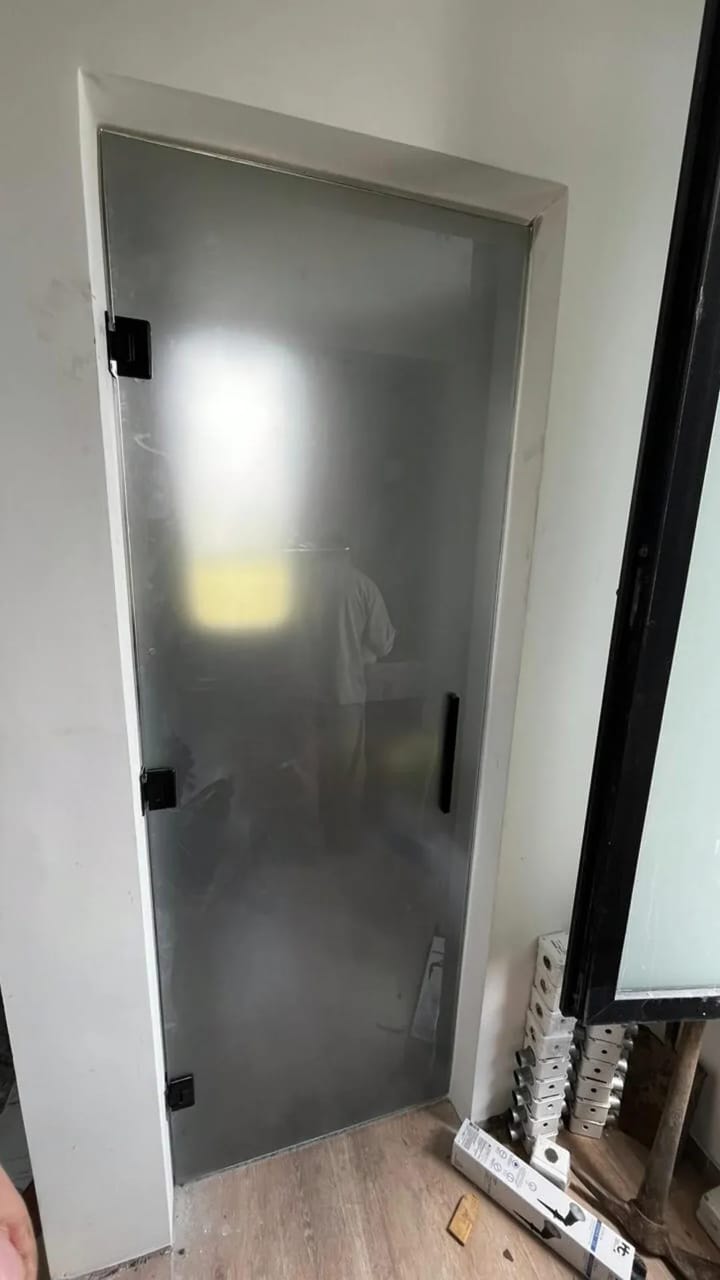Puerta de vidrio esmerilado